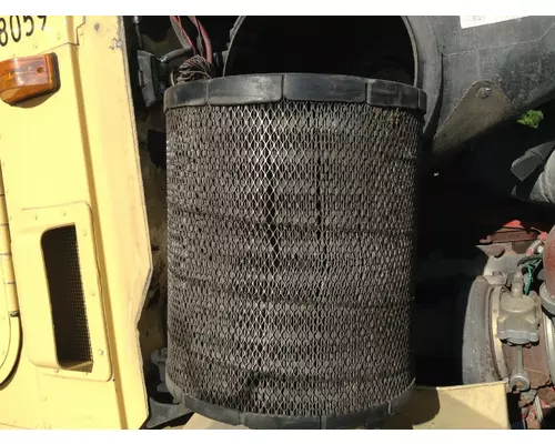 International 9400 Air Cleaner