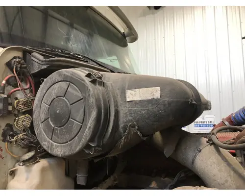 International 9400 Air Cleaner