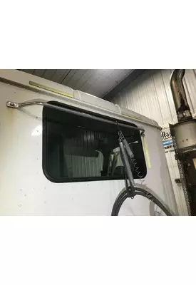 International 9400 Back Glass