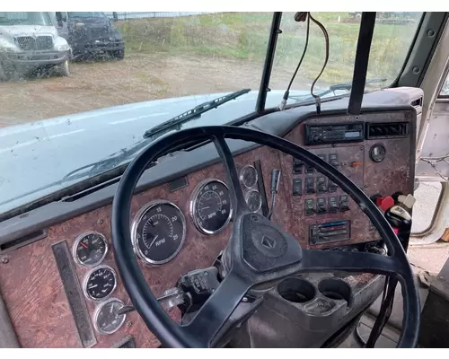 International 9400 Dash Assembly