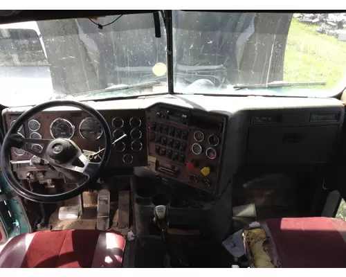 International 9400 Dash Assembly