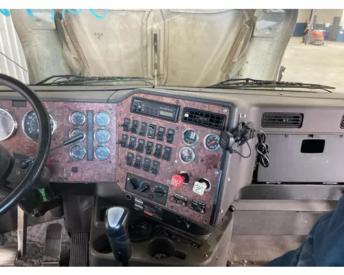 International 9400 Dash Assembly