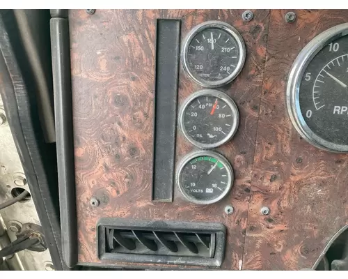 International 9400 Dash Assembly