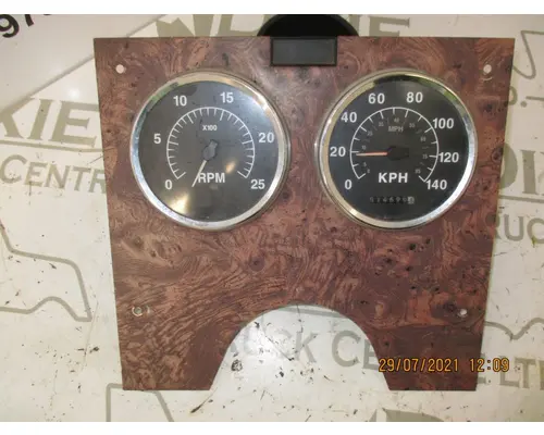 International 9400 Instrument Cluster