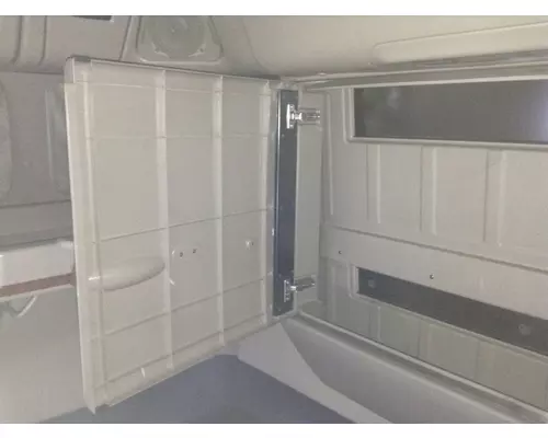 International 9400 Sleeper Cabinets