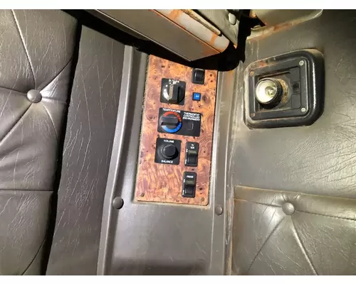 International 9400 Sleeper Controls