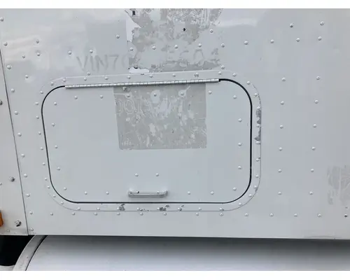 International 9400 Sleeper Door