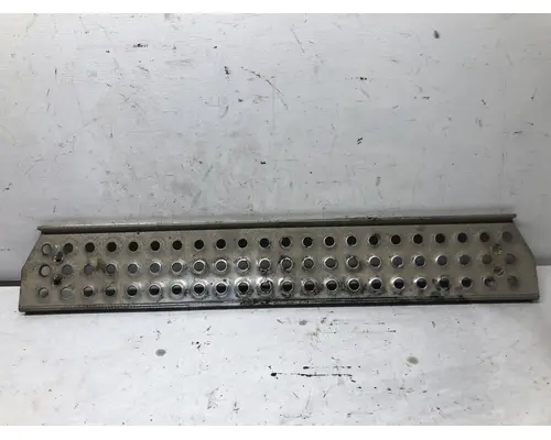 International 9400 Step (Fuel Tank, Fairing