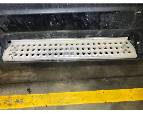 International 9400 Step (Fuel Tank, Fairing