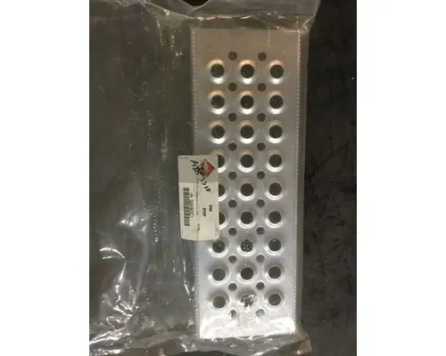 Step INTERNATIONAL 9400 Marshfield Transportation Products