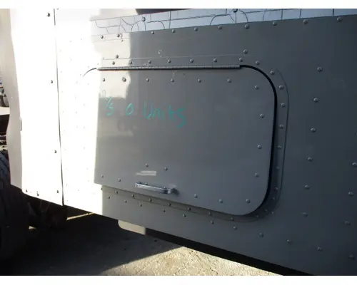 Running Board INTERNATIONAL 9400I LKQ Heavy Truck - Tampa