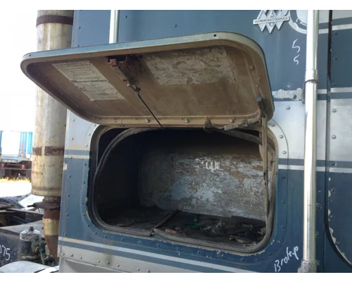 International 9670 Sleeper Door