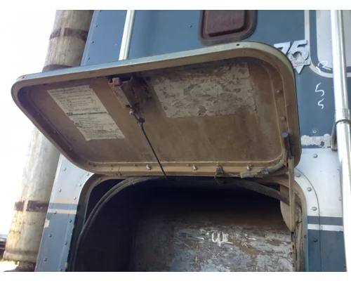 International 9670 Sleeper Door