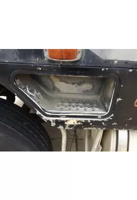 International 9670 Step (Fuel Tank, Fairing