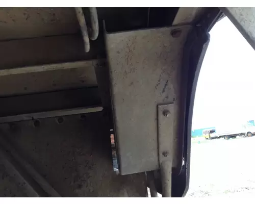International 9670 Step (Fuel Tank, Fairing