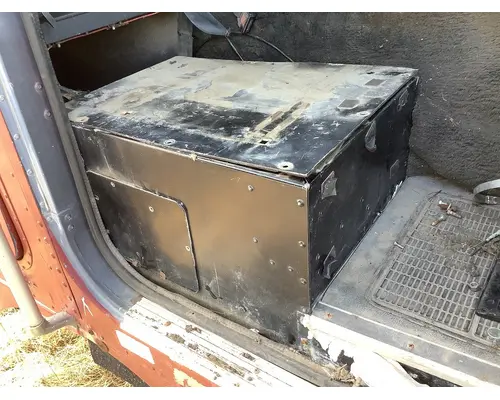 International 9700 Body, Misc. Parts