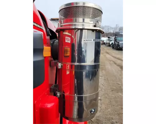 International 9900I Air Cleaner