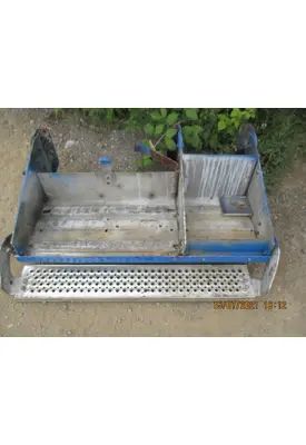 International 9900I Battery Box