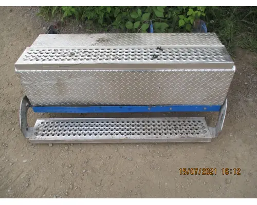 International 9900I Battery Box