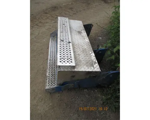 International 9900I Battery Box