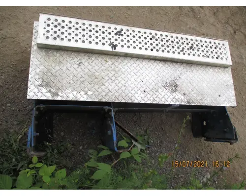 International 9900I Battery Box