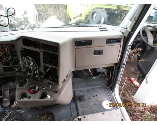 International 9900I Cab