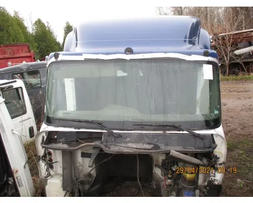 International 9900I Cab