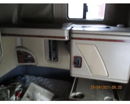 International 9900I Cab