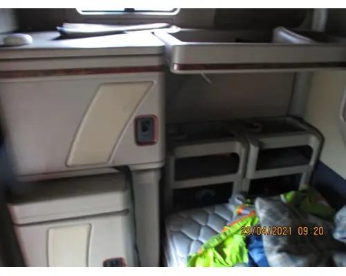 International 9900I Cab