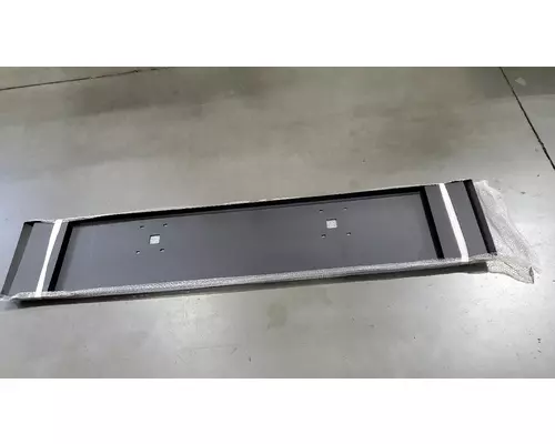 International 9900 Bumper Assembly, Front