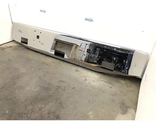 International 9900 Bumper Assembly, Front