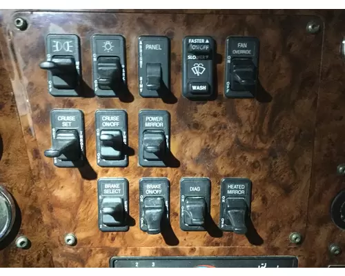 International 9900 Dash Assembly
