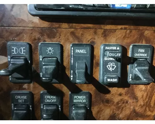 International 9900 Dash Assembly