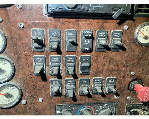 International 9900 Dash Assembly