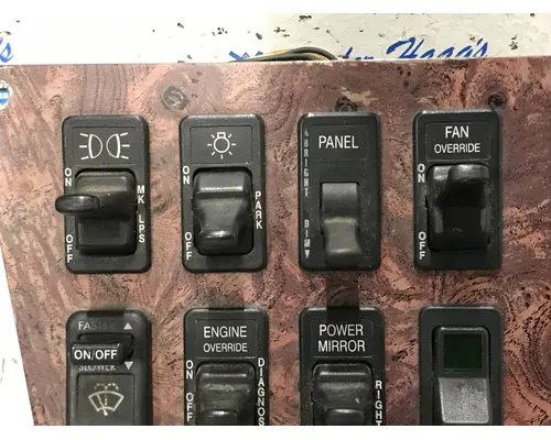 International 9900 Dash Assembly
