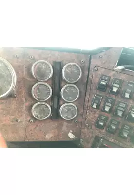 International 9900 Dash Assembly
