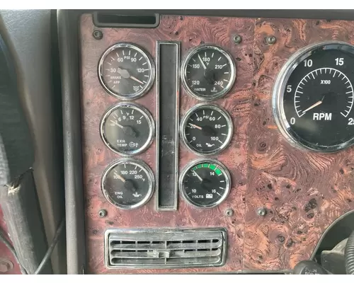 International 9900 Dash Assembly