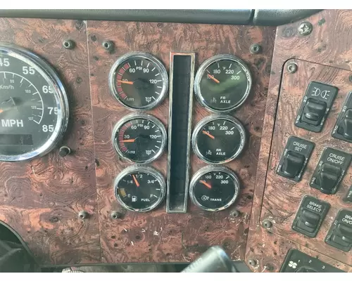 International 9900 Dash Assembly