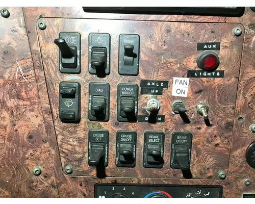 International 9900 Dash Panel