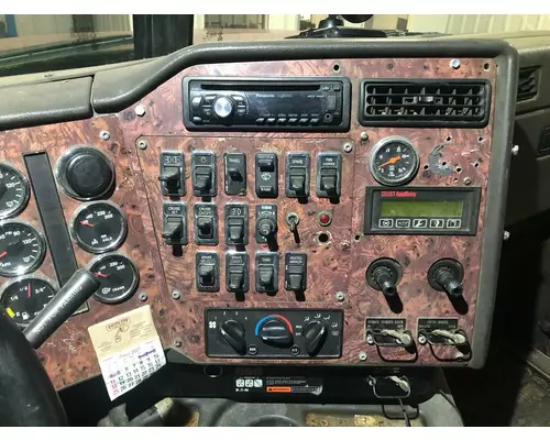 International 9900 Dash Panel
