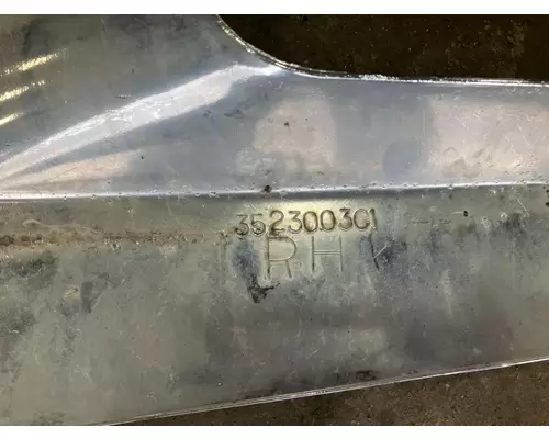International 9900 Headlamp Assembly