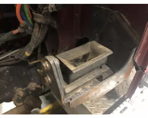 International 9900 Hood Rest