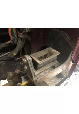 International 9900 Hood Rest