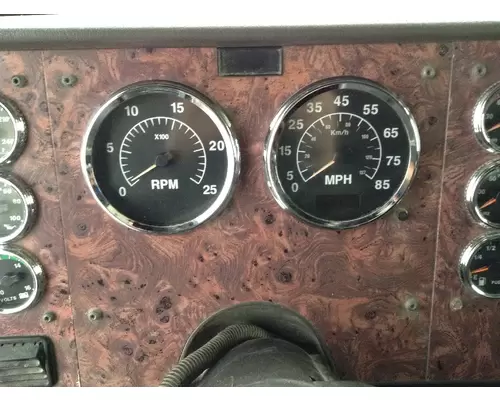 International 9900 Instrument Cluster