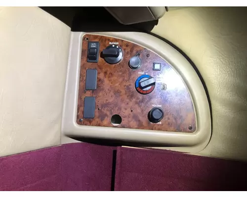 International 9900 Sleeper Controls