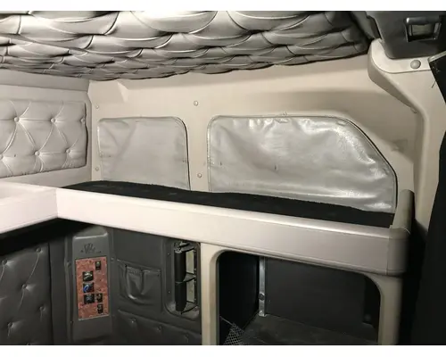 International 9900 Sleeper