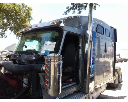 Cab INTERNATIONAL 9900I LKQ Heavy Truck - Tampa