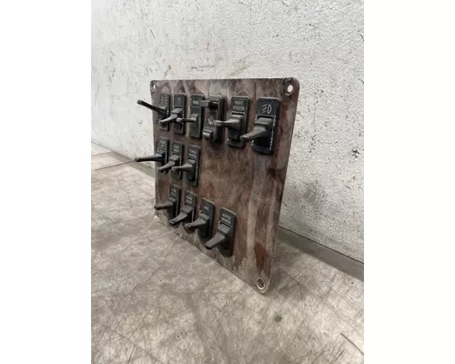 Dash / Console Switch INTERNATIONAL 9900I Frontier Truck Parts