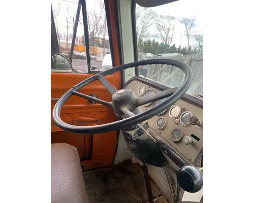 International CO-1750B Steering Column