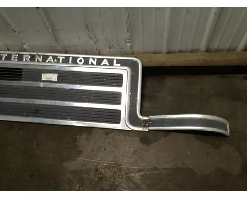 International CO1800 Grille